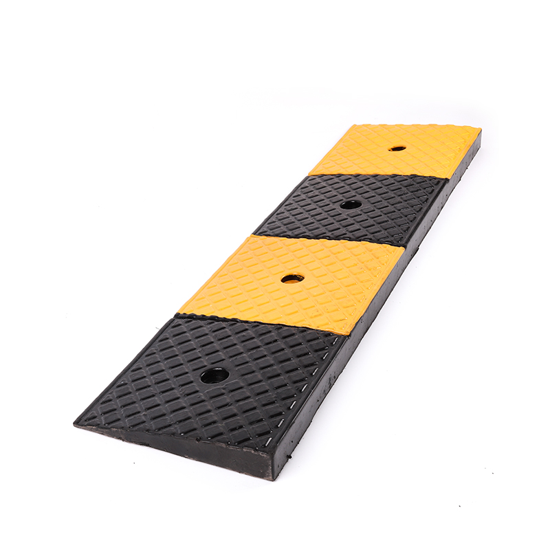 PS003 goma curb ramp