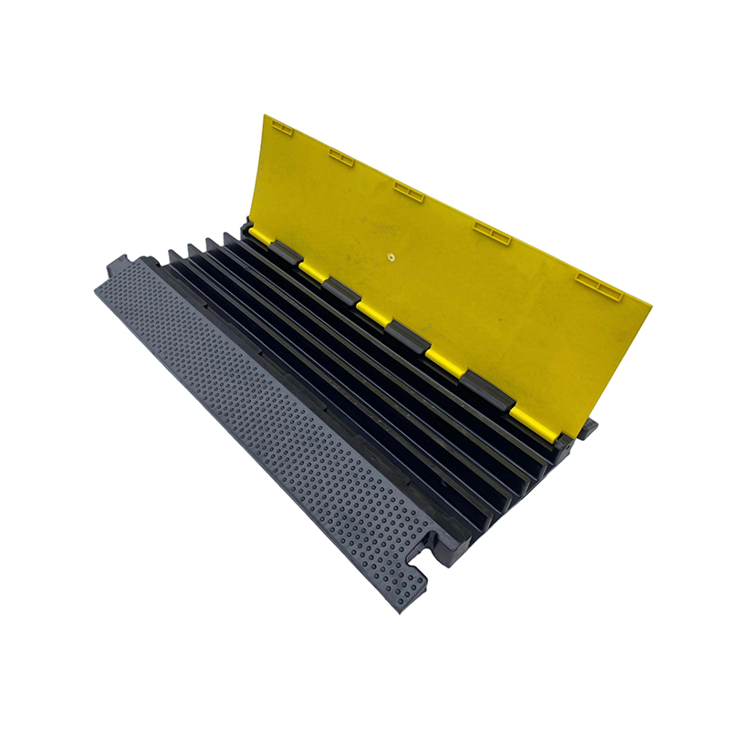 SH018-5S Heavy-Duty Modular Interlocking Rubber at Plastic Cable Protector