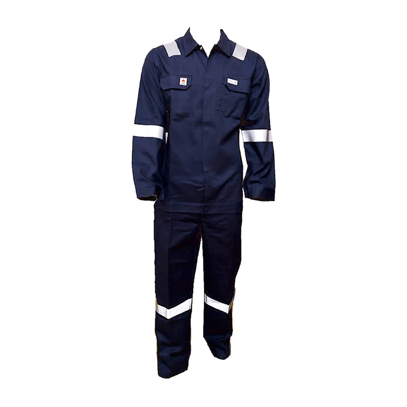 Anong Mga Kritikal na Protective Element ang Tinutukoy ang Propesyonal na Oil Field Workwear?